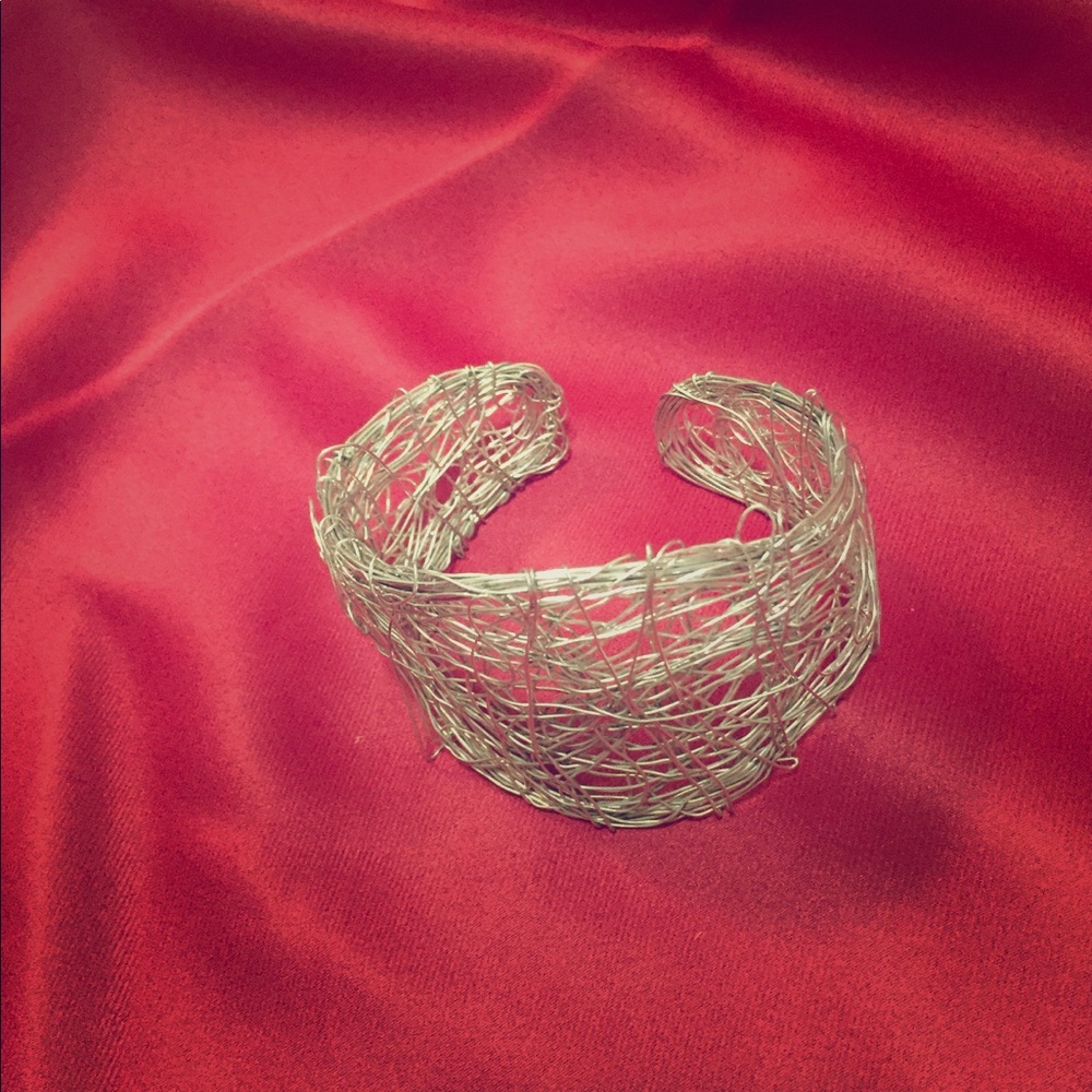 Flexible cuff bracelet